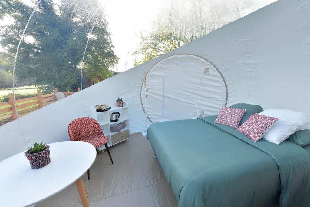 Bulle Hirondelle Hotel Quarré-les-Tombes Eksteriør billede